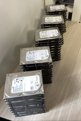 HD 250 GB R$25,00 cada