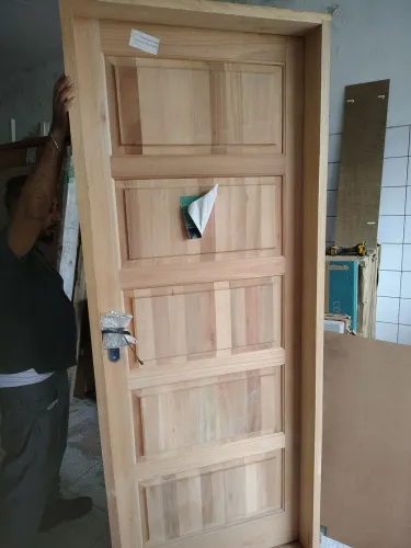 Porta de abrir almofada completa 82x211x14 fsc