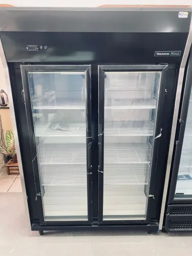 NZ. Refrigerador vertical para carnes e cervejas Venâncio 