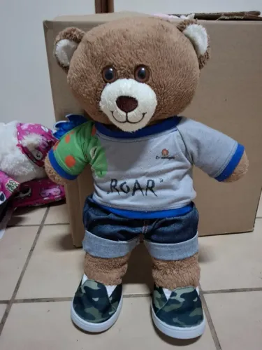 Pelucia Criamigos Urso roupa dinossauro Tenis e Acessorios