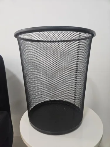 Lixeira de Metal Aramado Preta