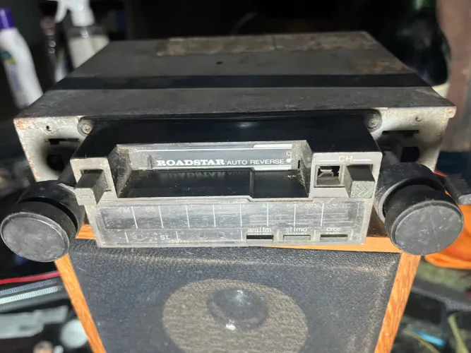 Rádio de carro antigo Roadstar