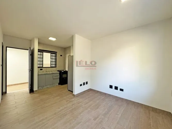 Sobrado 01 quarto suíte - Semimobiliado - 200 metros da UniCesumar