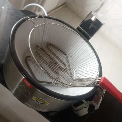 Fritadeira Tacho Eletrico Venâncio 7,5l 127V Nova