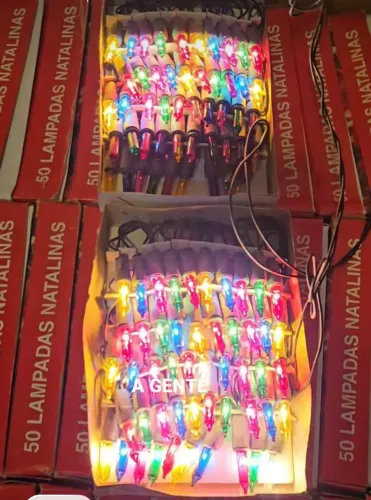 Pisca pisca Antigos com 50 lâmpadas coloridos faço envios .