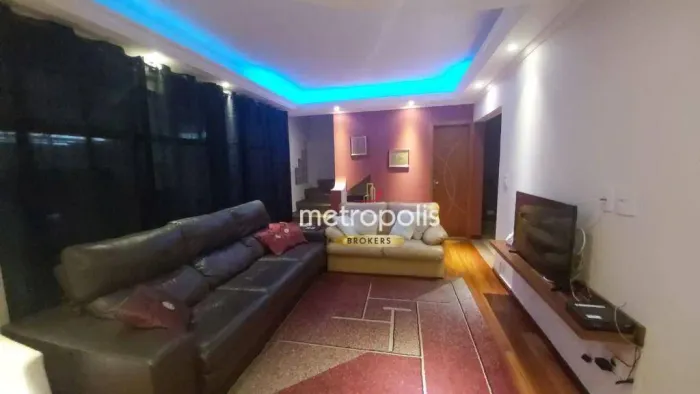 Sobrado com 3 dormitórios à venda, 240 m² por R$ 1.070.000,00 - Vila Scarpelli - Santo And