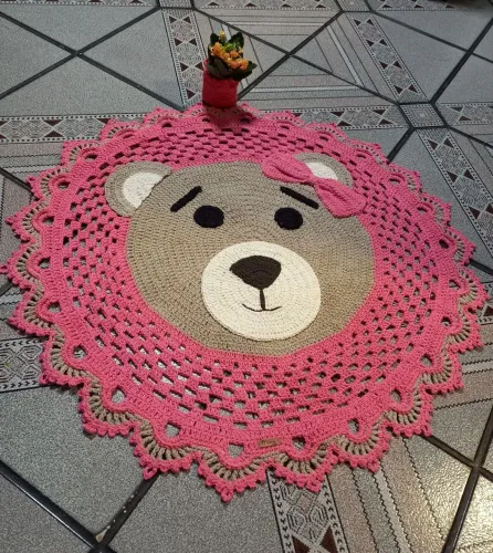 Tapete de Crochê Ursinha Rosa