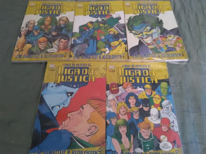 HQ Liga da Justiça - Lendas do Universo DC - Edições 1 a 5