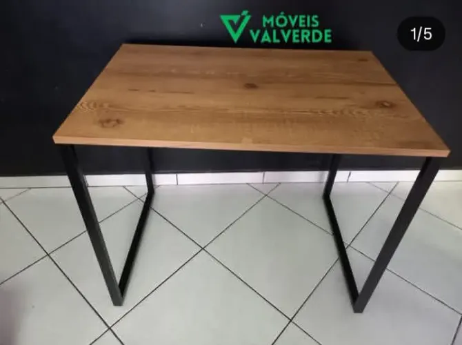 Mesa de Escritório com Tampo Amadeirado