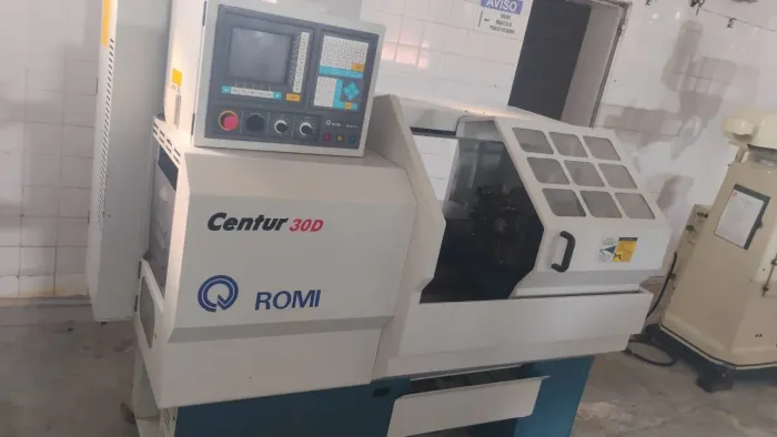 Torno CNC ROMI Centur 30D