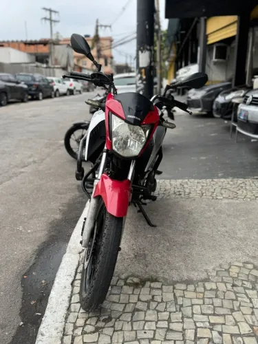 Moto Honda 160 muito nova 