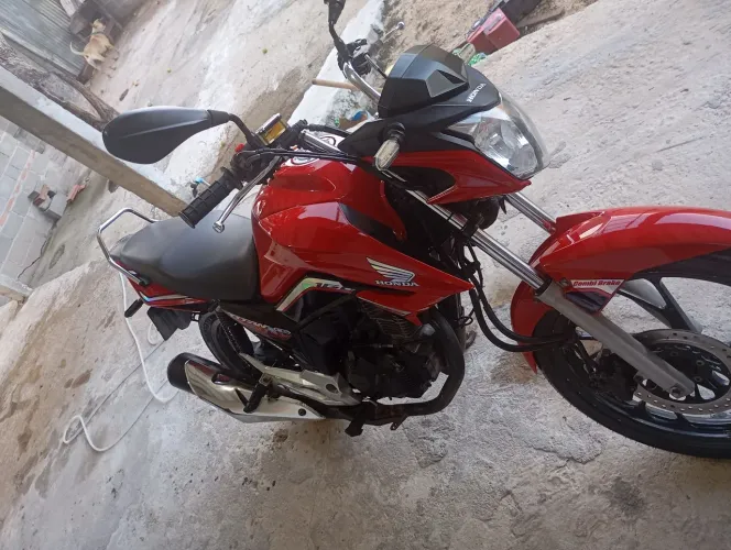 Vendo Titan 160 top do jeito que tá imagem.