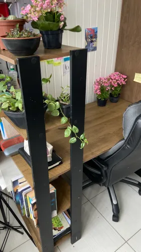 Escrivaninha - Mesa de escritório home office (com prateleiras)