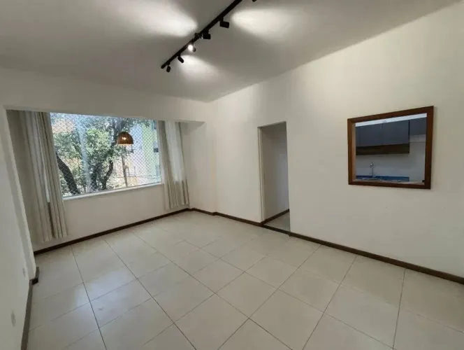 Apartamento para aluguel com 75m² no Leblon