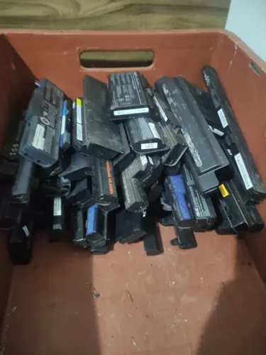 Lote 50 baterias de notebook para reciclagem, mais de 300 células(LEIA A DESCRIÇÃO)