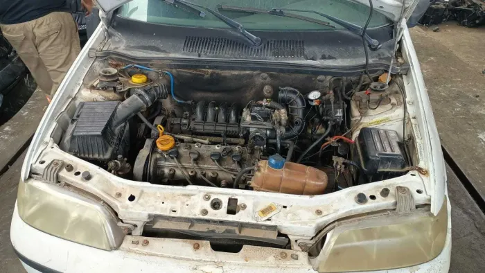 Sucata para retirada de peças Fiat Palio 1.0 16v Elx 2000