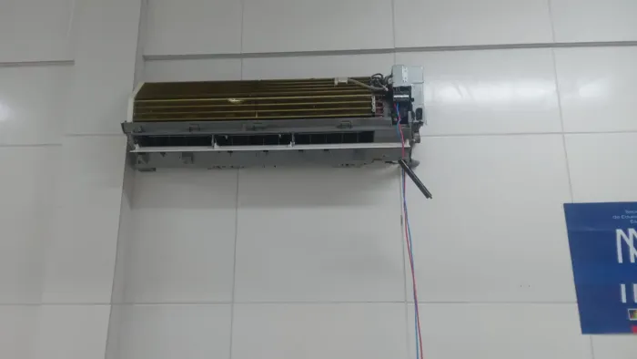 Ar-condicionado câmeras de segurança interfones cerca elétrica motor de portão