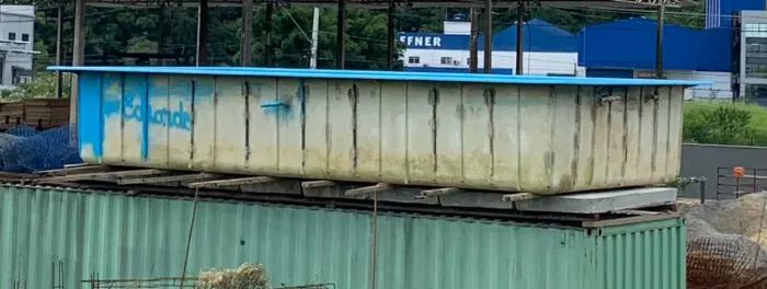 Piscina de fibra usada 8m x 4m