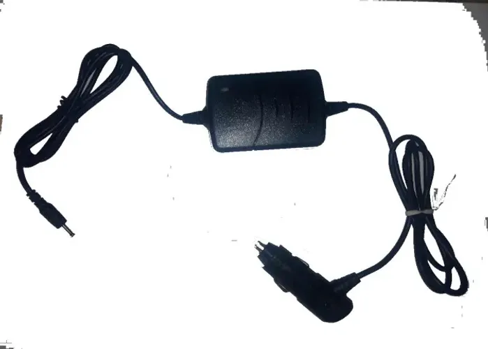 Carregador veicular para Localizador de Satélite Satfinder DSM-Gifted ou Desired.