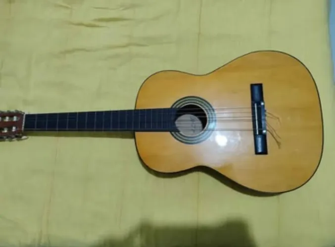 Vendo violão malagá