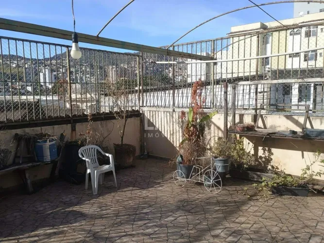 Casa à venda, 7 quartos, 3 suítes, 2 vagas, Santa Efigênia - Belo Horizonte/MG