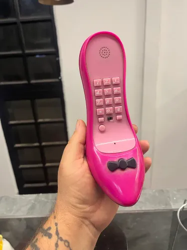 Telefone sapato rosa