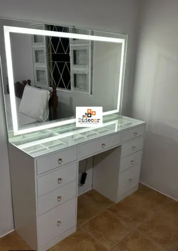 Penteadeira Camarim com LED e Gavetas