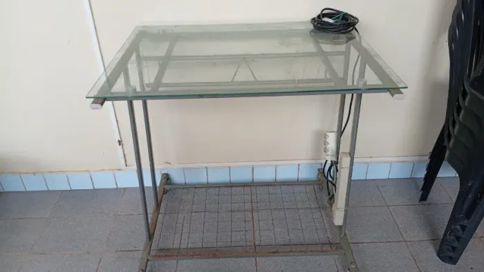 Mesa ...Escrevinha de vidro