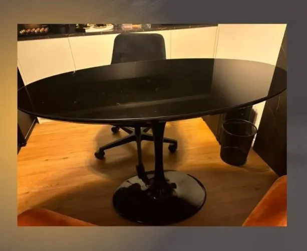 Mesa Saarinen original para 04 Lugares oval