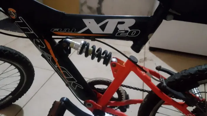 Bike aro 20 com amortecedor e marcha
