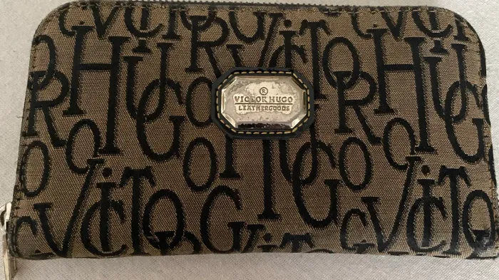Carteira Victor Hugo 
