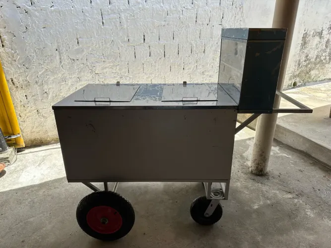 Carrinho de bebidas ambulante