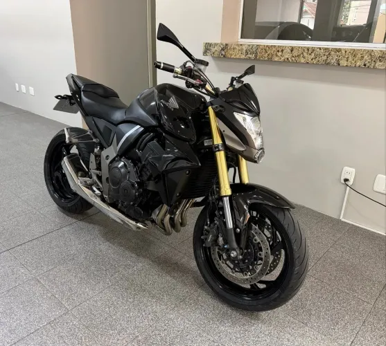 HONDA CB 1000R 18 MIL KM IPVA PAGO AC TROCA