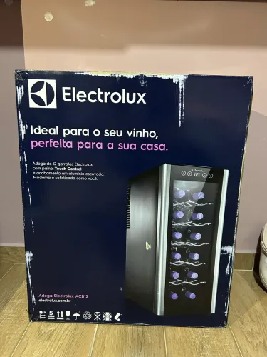 ADEGA 12 GARRAFAS ELETROLUX
