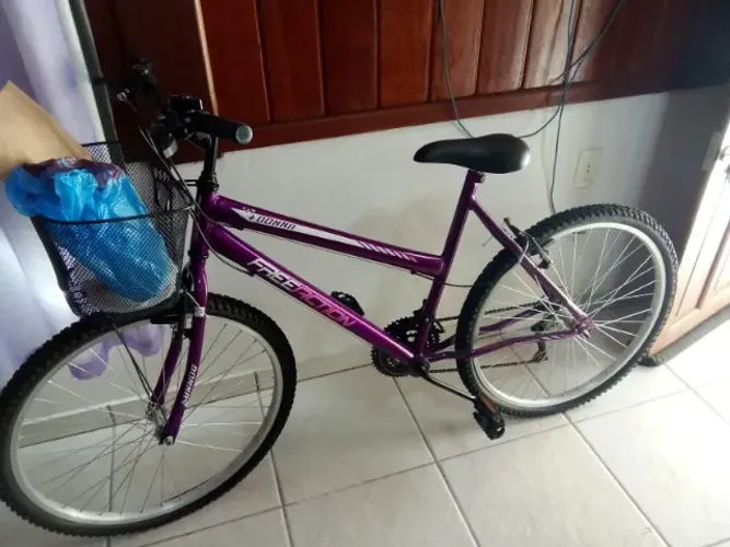 Bicicleta nova roxa