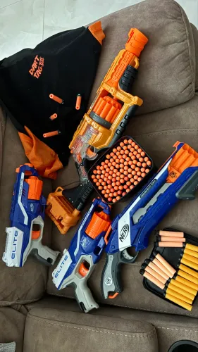 Brinquedo Nerf com dardos