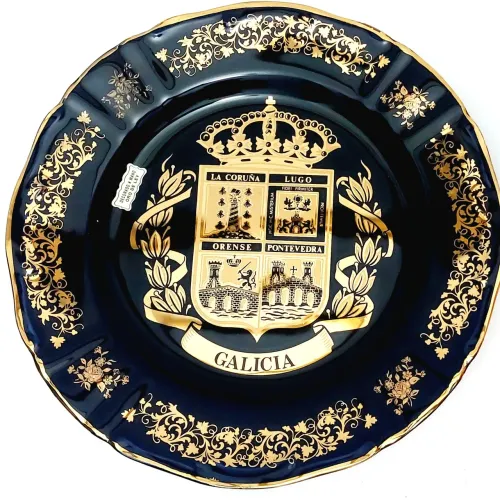 Prato Decorativo Porcelana Brasão Galicia pintado à mão Ouro de Ley