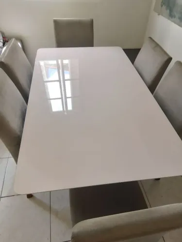 Mesa com 6 cadeiras