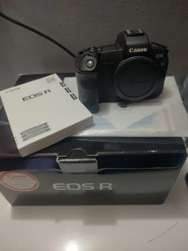 Camera Canon R
