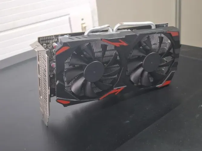 RX 580 8 GB com defeito
