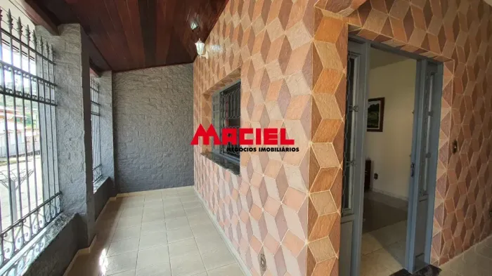Linda Casa à Venda em Baependi MG Com Ponto Comercial !