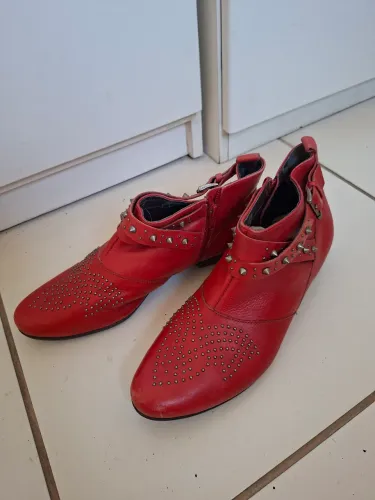 Bota cano curto western vermelha tamanho 37 Satinato