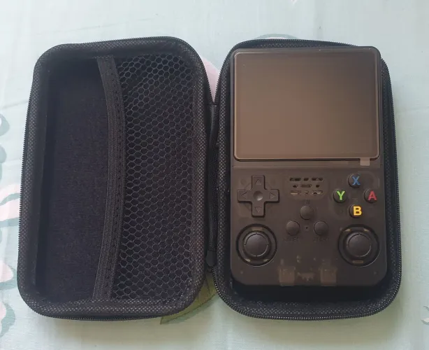 R36S Preto Novo com Case