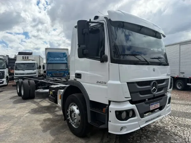 Mercedes Atego 2426 Baixo km