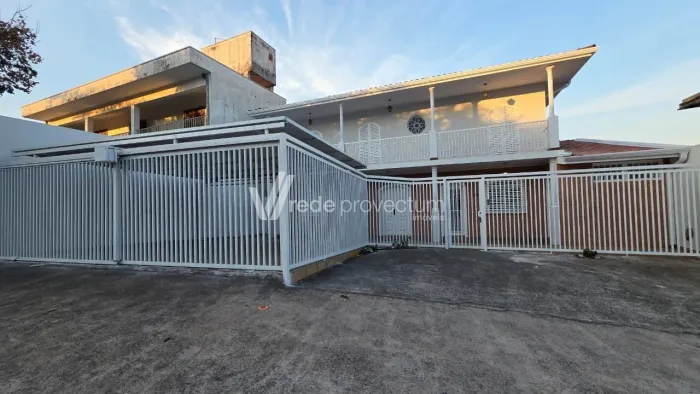 VENDE-SE IMÓVEL COMERCIAL NA AVENIDA BRASIL - JARDIM CHAPADÃO