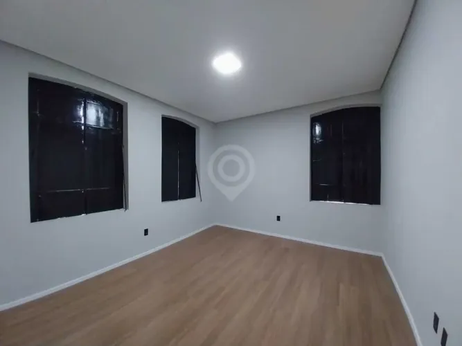Sala : / Comercial / Centro