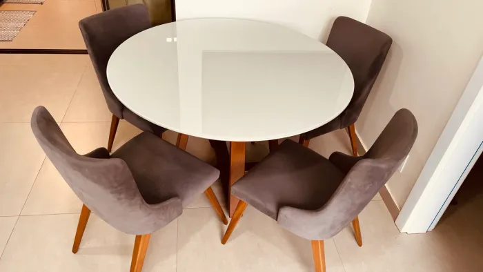 Mesa de Jantar 4 Cadeiras