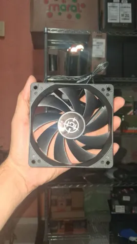 Fan Striker 1600 RPM Com e Sem RGB