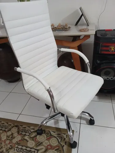 CADEIRA DE ESCRITÓRIO PRESIDENTE CONFORTÁVEL ERGONÔMICA, GIRATÓRIA, AJUSTE DE ALTURA