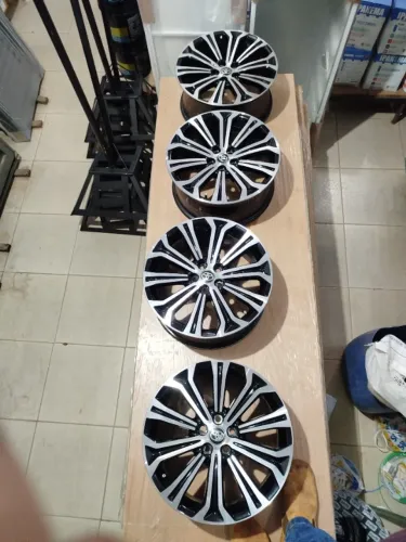 Rodas 17 corola 